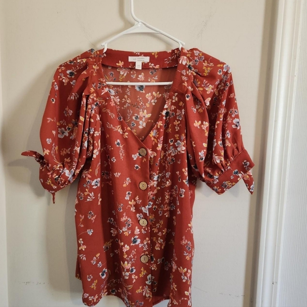 Lauren Conrad Rust Orange Floral Button Down Top with Puff tied sleeves. Size Sm